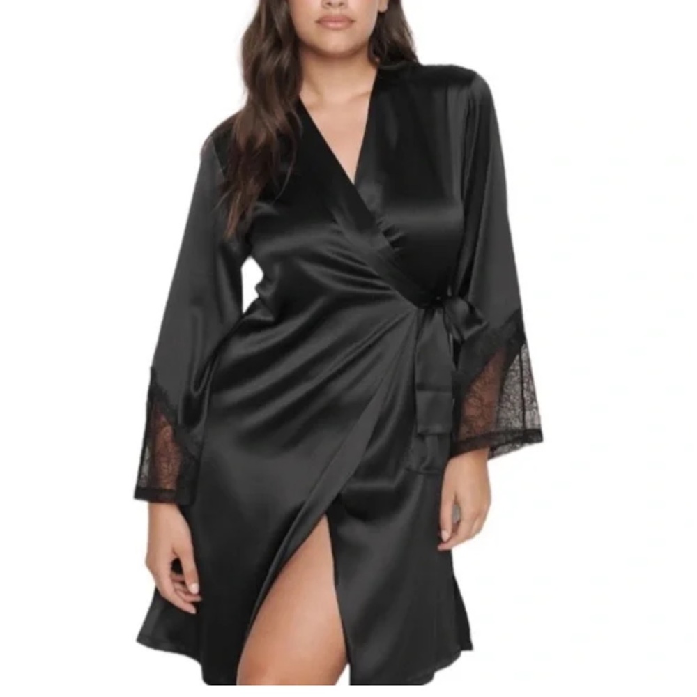Victoria’s Secret satin and lace Robe Med/large